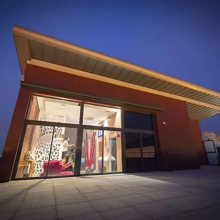 מלון Enzo טיונוויל